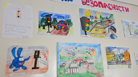 Завершился конкурс рисунков в 1-ых классах на тему «Азбука безопасности».